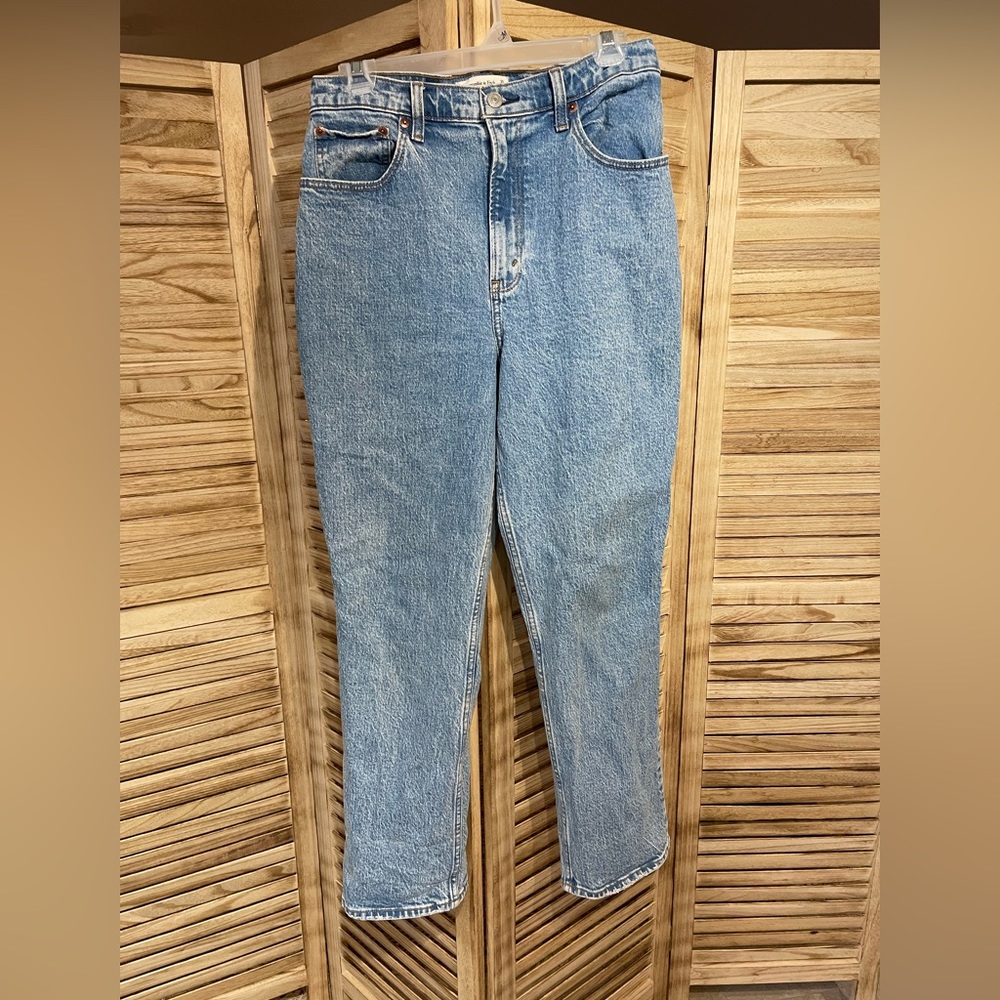 Abercrombie and Fitch Curve Love Ultra High Rise 90s Straight Jean